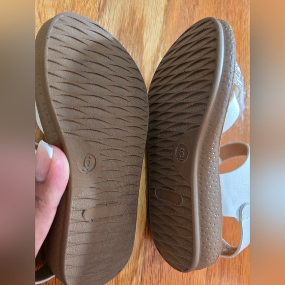 Kids White Sandals with Rhinestone Straps - Picture 4 of 6